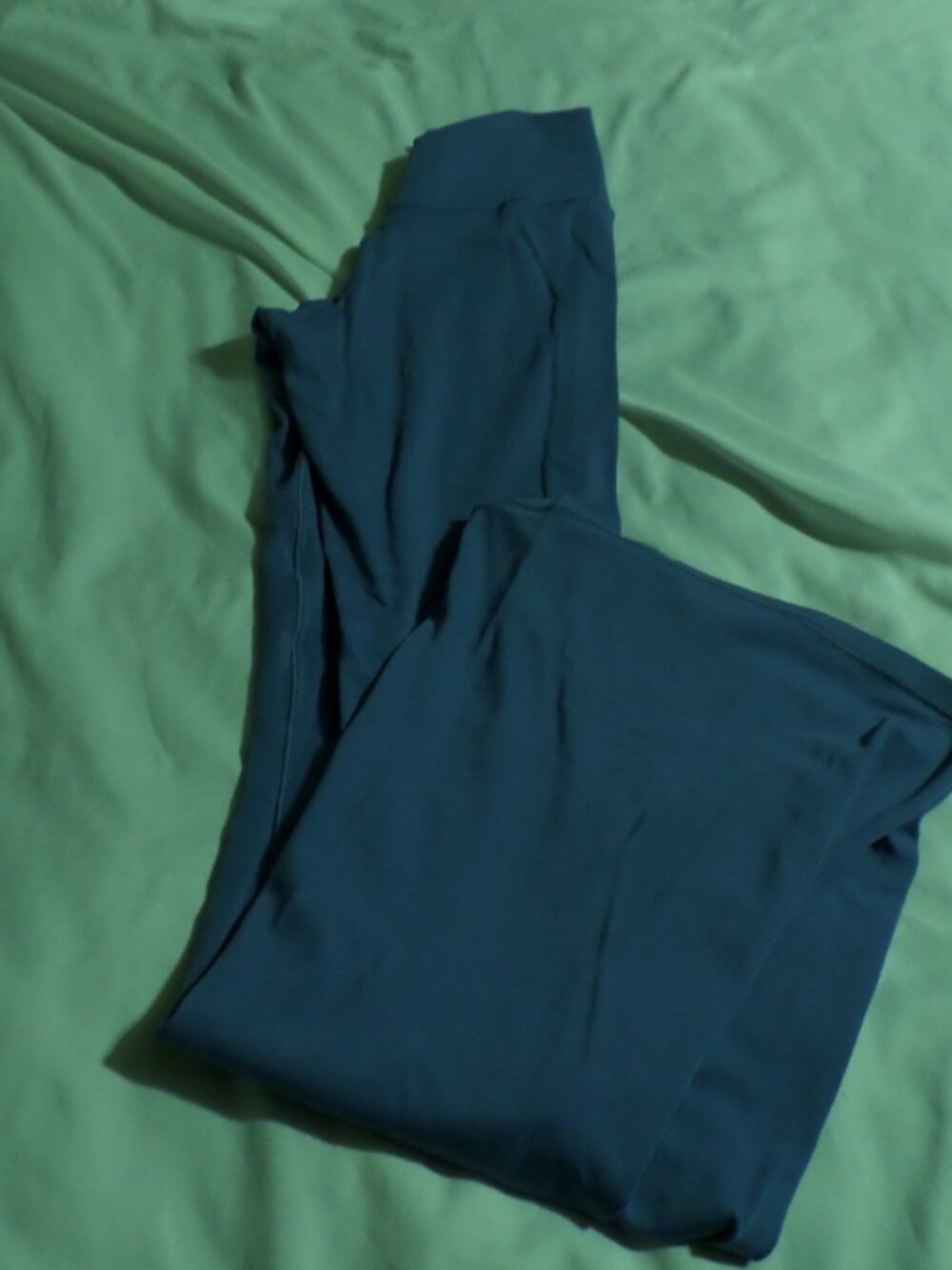 Offline By Aerie Real Me High Waisted Crossover Flared Leggings – Size Medium